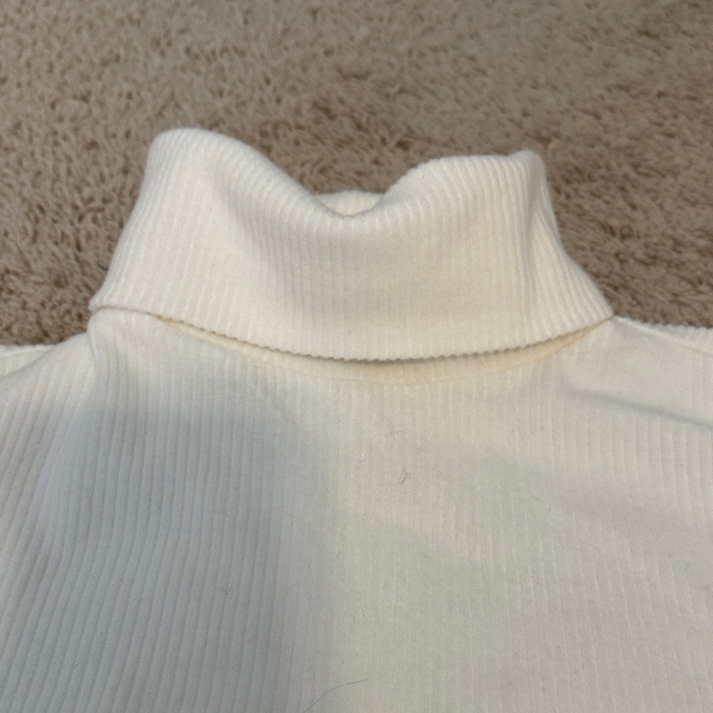 NWT S Old Navy Ivory Turtleneck Top - Picture 3 of 4